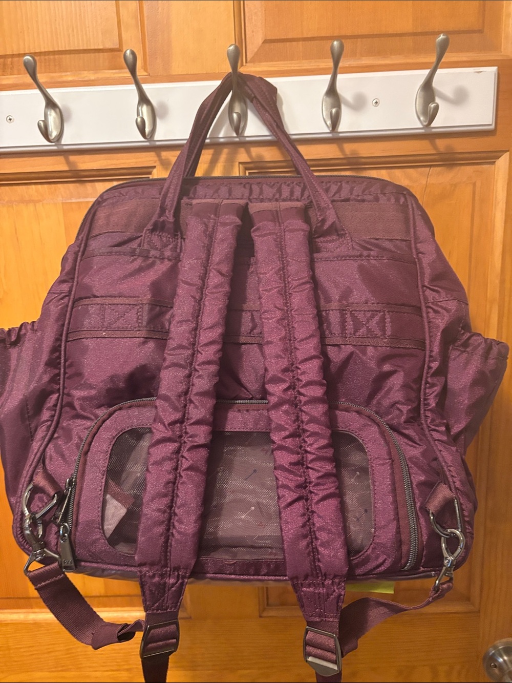 Lug Via Travel Tote with Multiple Zippered Front Pockets. Dual tote/backpack - Picture 4 of 8